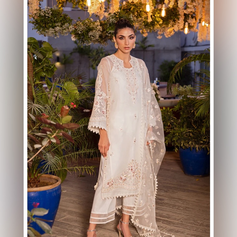 Brand new Sunnia Manahil 4 piece outfit